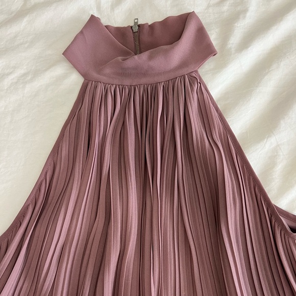 Mauve high neck pleated dress - Picture 2 of 2